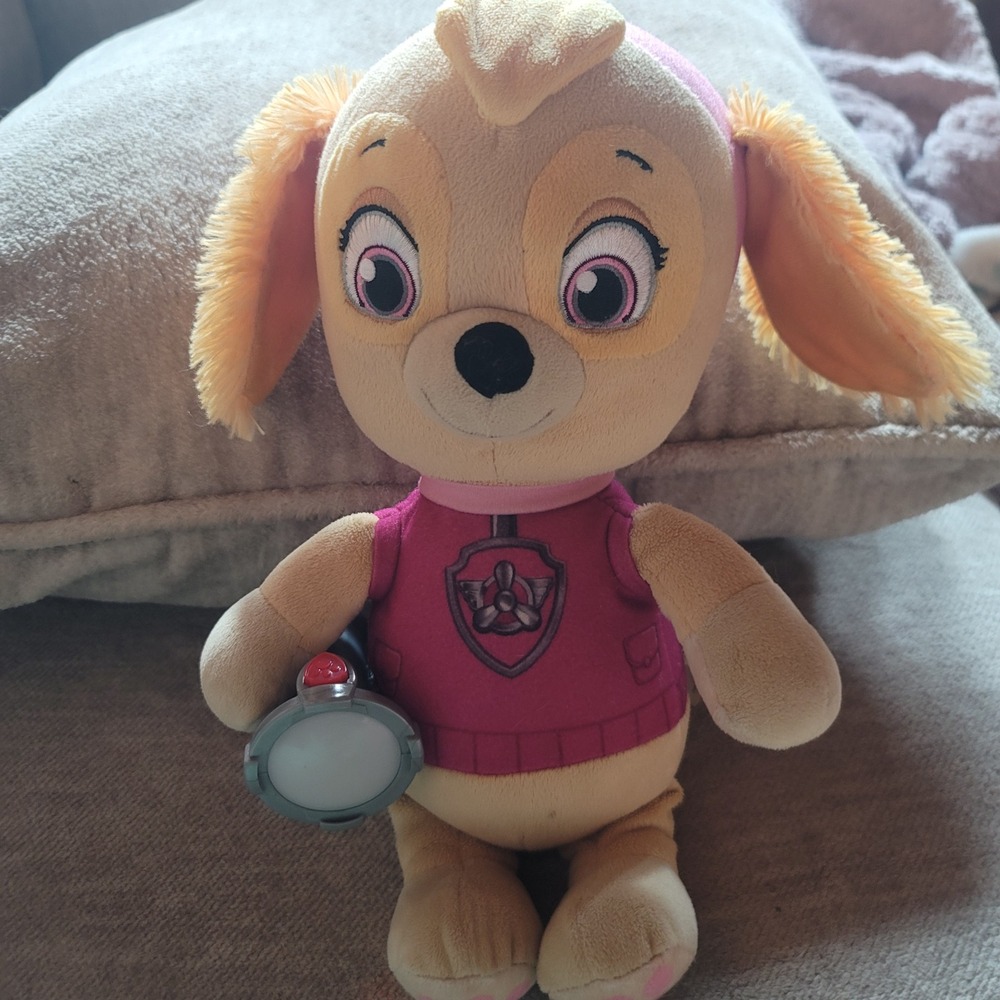 Paw Patrol Skye Snuggle Up Plush Light Up Flashlight Pink Bedtime Toy